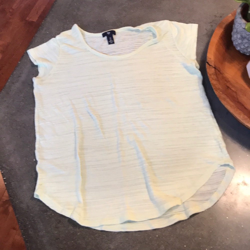 Gap mint tee shirt size small nwot!